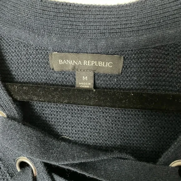 Banana Republic Sweater - Picture 4 of 5